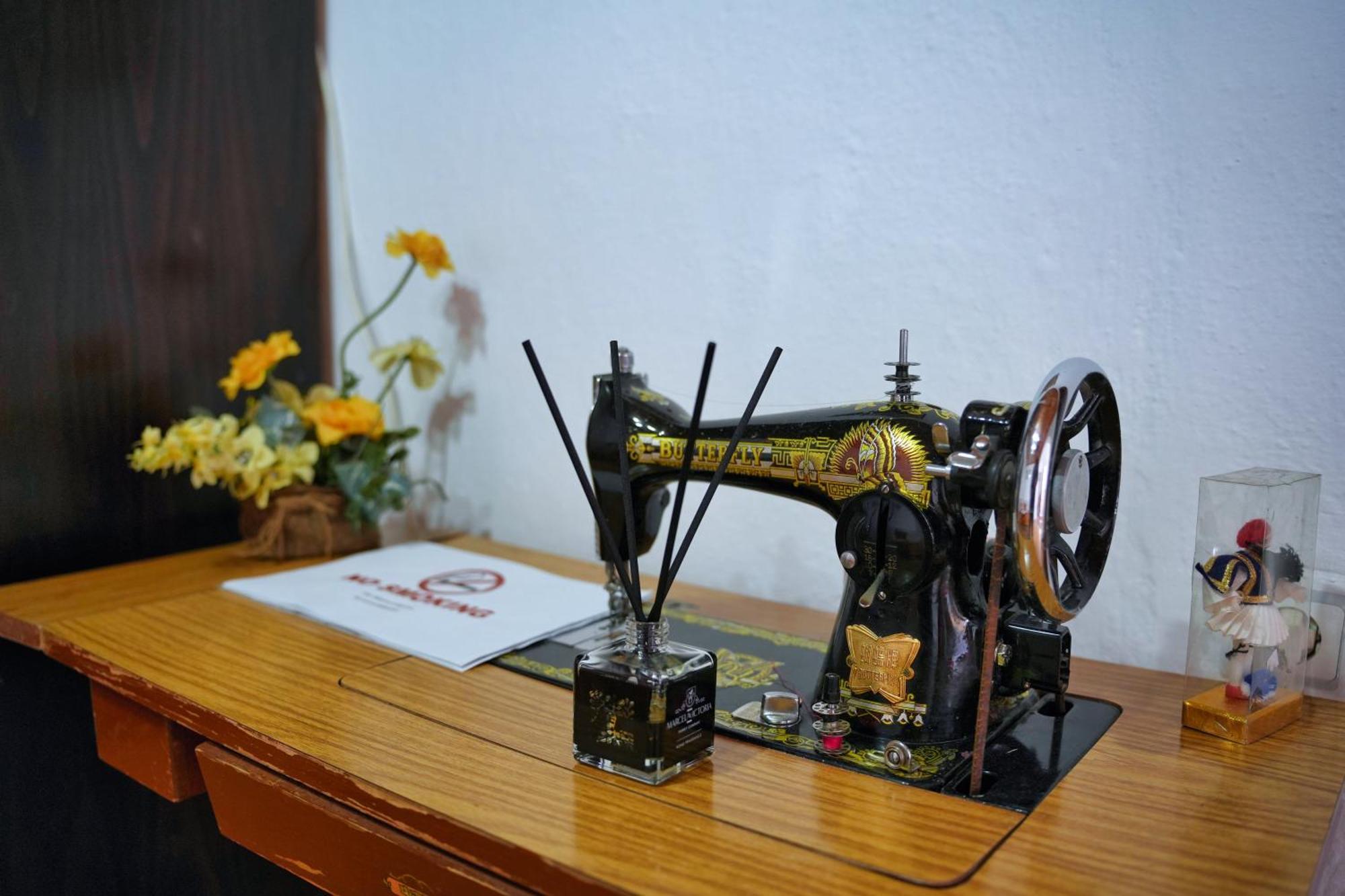 Guest House Denis จีโรคาสเตอร์ ภายนอก รูปภาพ
