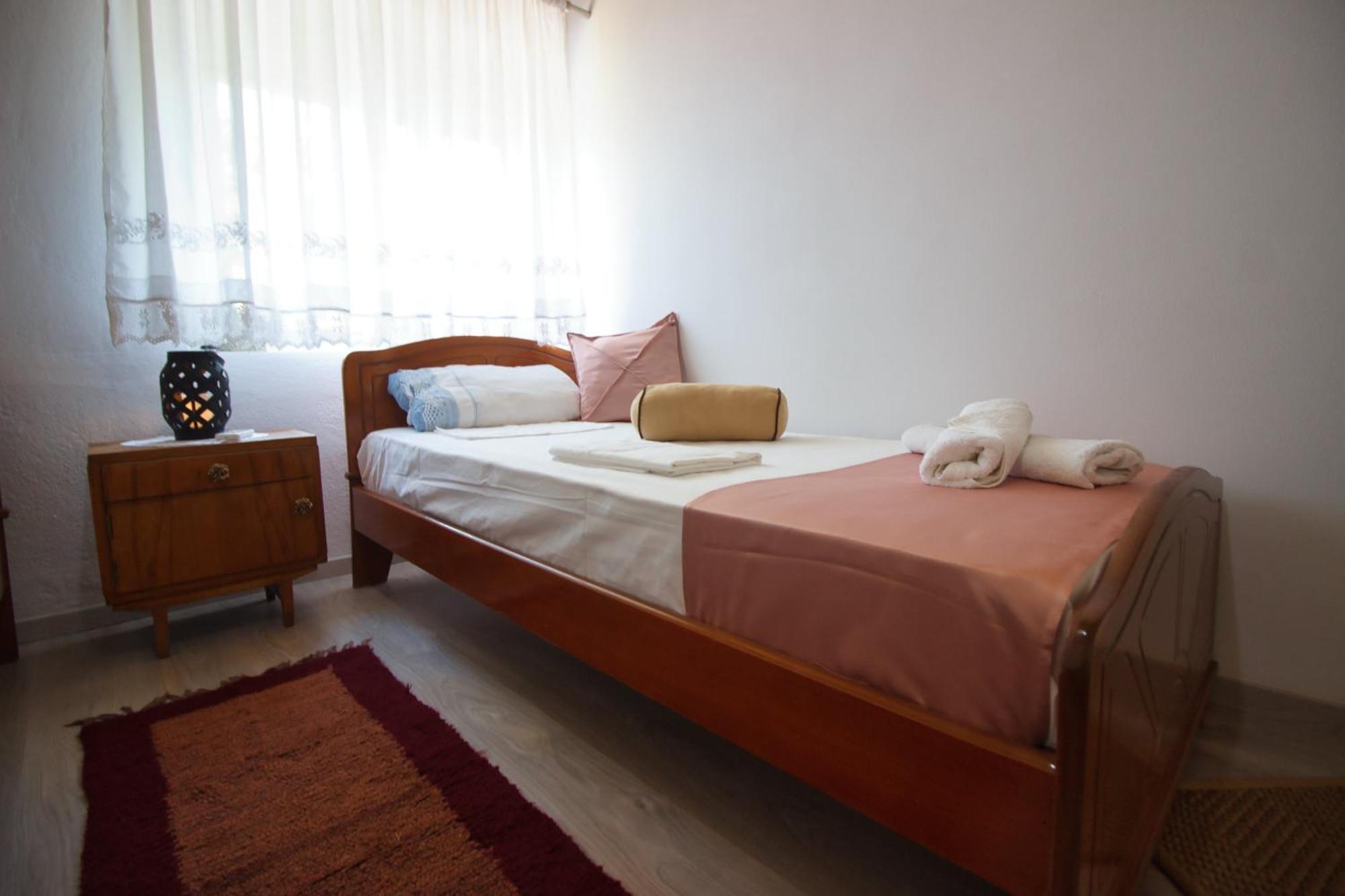 Guest House Denis จีโรคาสเตอร์ ภายนอก รูปภาพ