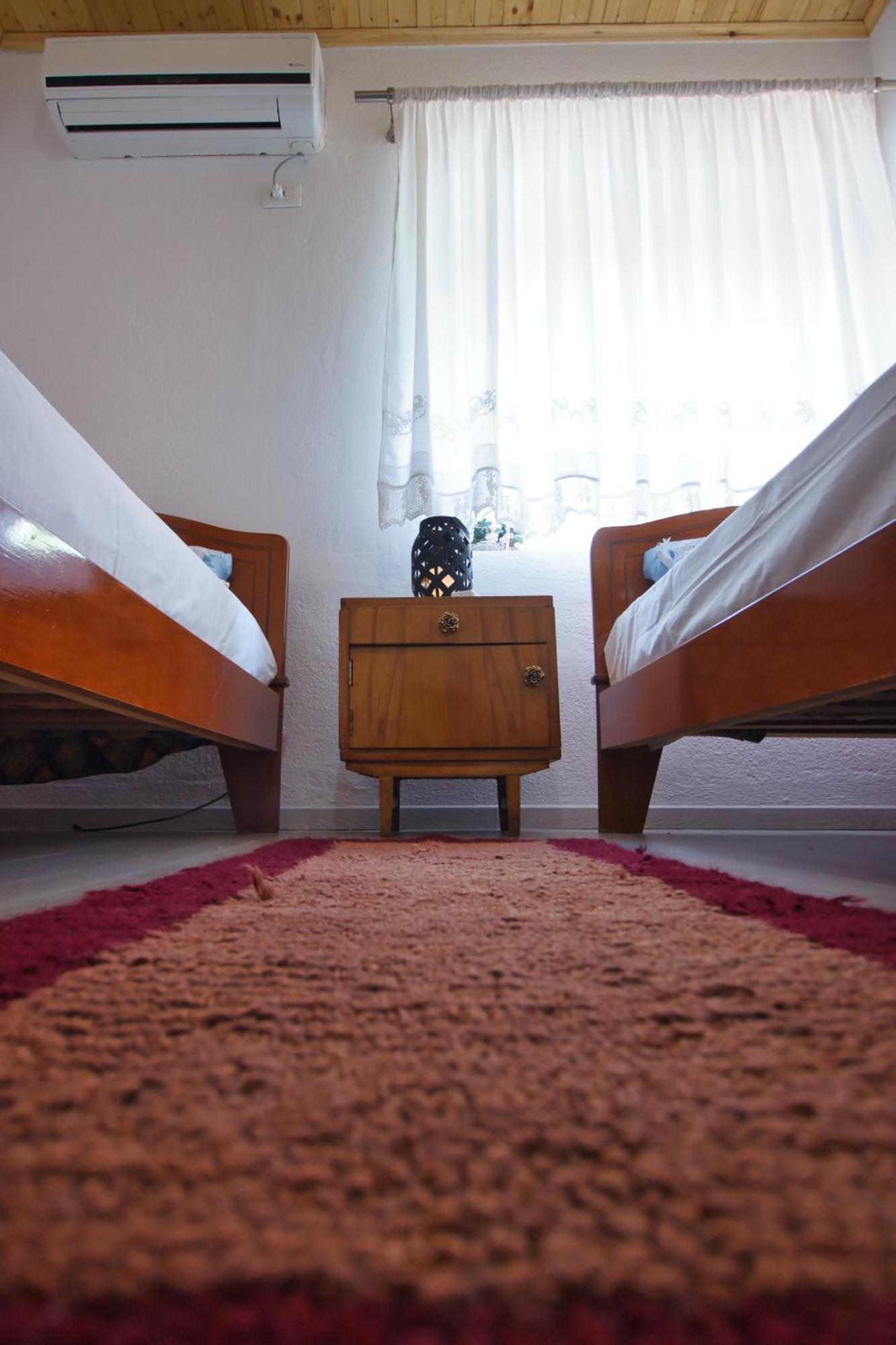 Guest House Denis จีโรคาสเตอร์ ภายนอก รูปภาพ